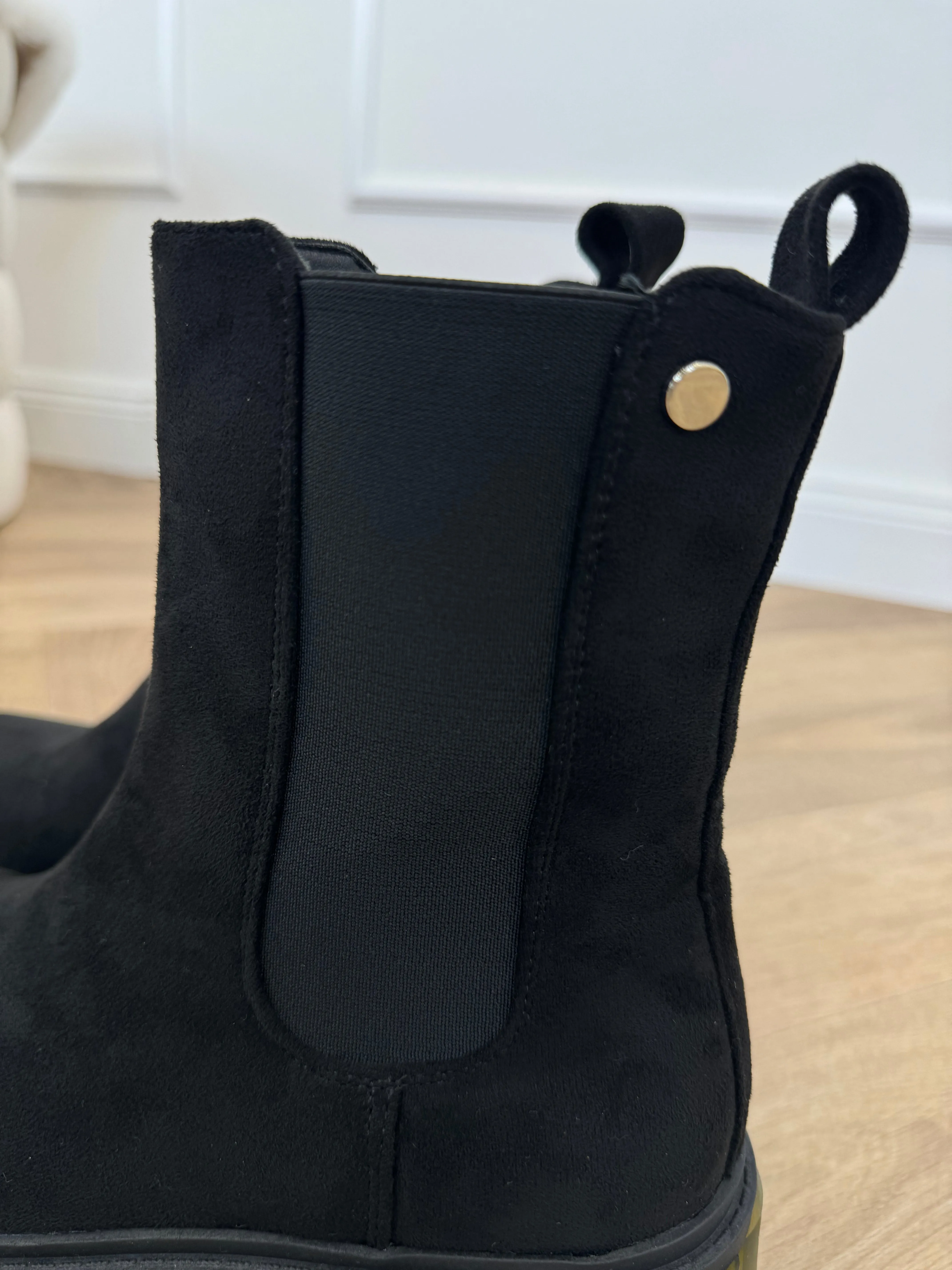 Boots Schwarz 2310219